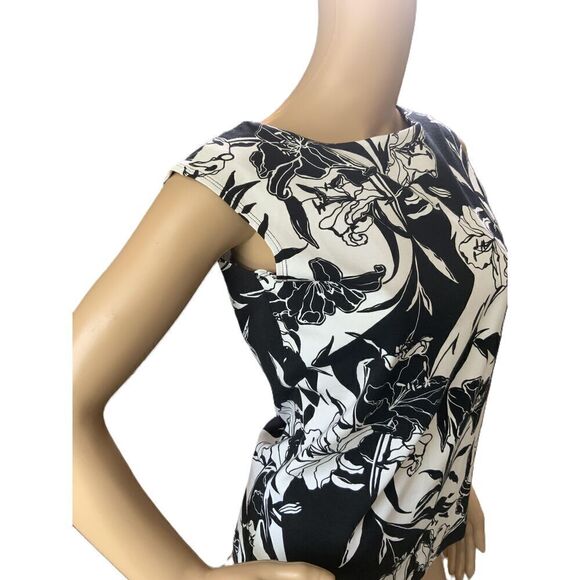 Talbots Black & White Floral Asymmetric Sleeveless Blouse Size Small - Picture 4 of 11